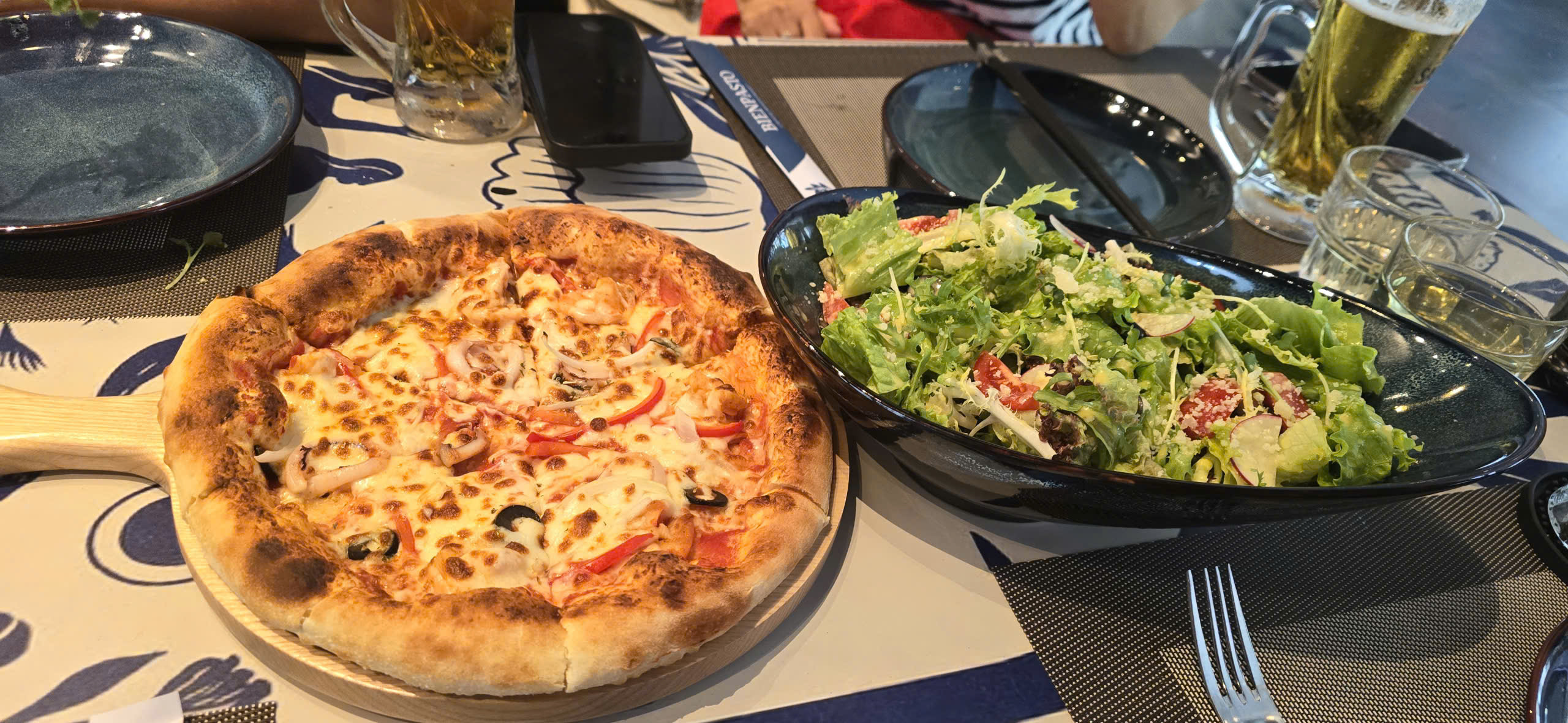 Pizza bò bằm (Bolognese Pizza)